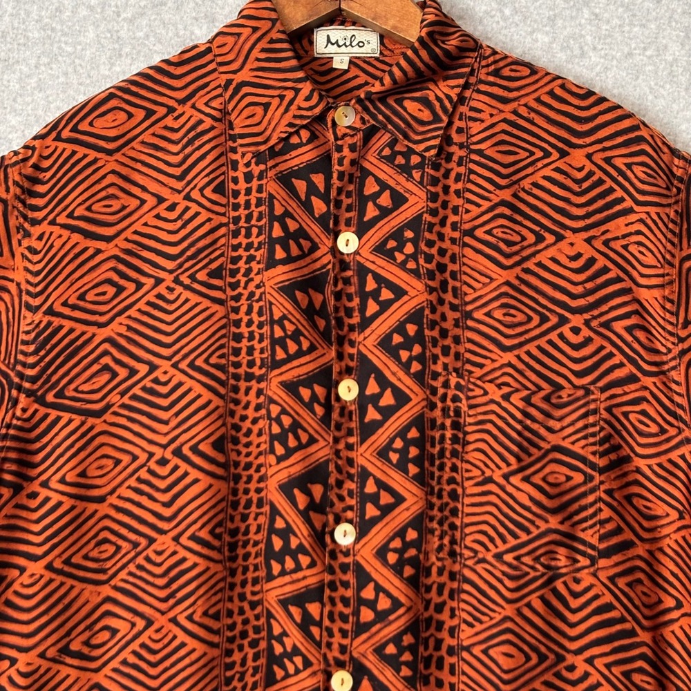 Milo's Men's S Short Sleeve Button Down Shirt 100% Silk Orange Black Geometric - Picture 2 of 8